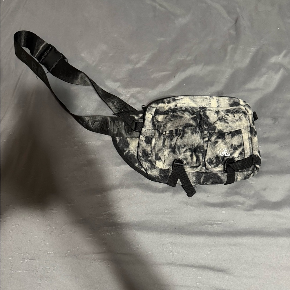 Young & Reckless Black and Gray Men's Bag